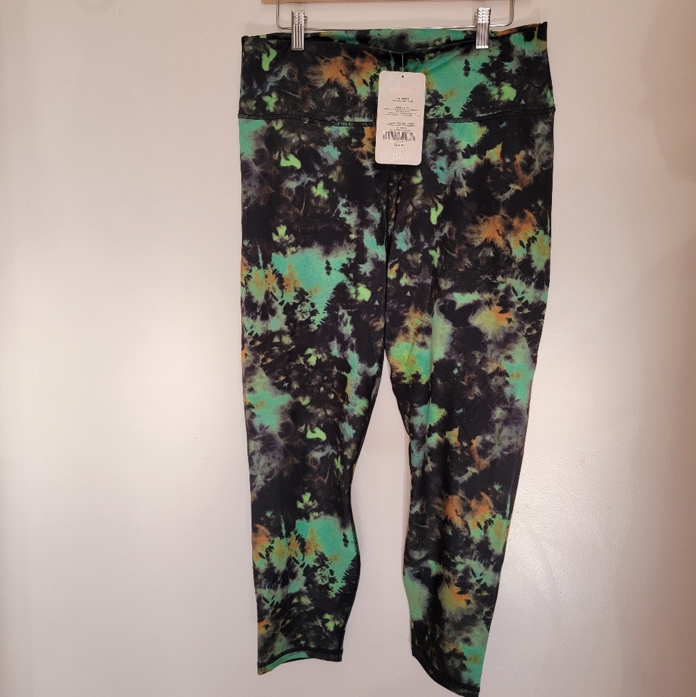 NWT Fabletics Leggings
